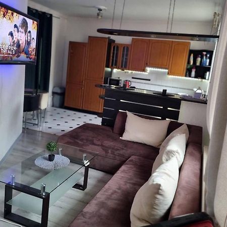 Studio 9 Ostrava Luaran gambar